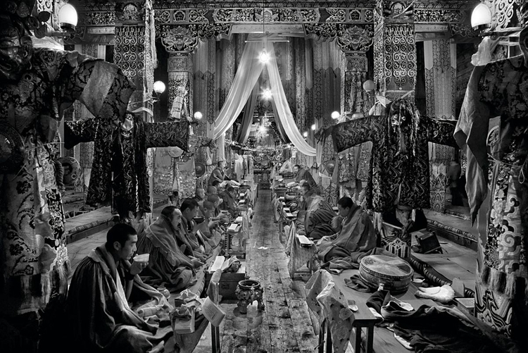Tybetański klasztor
Ganzi, Chiny 2009
"Zdjęcie zrobione w odległym
rejonie Tybetu, który jest obecnie
częścią chińskiej prowincji Syczuan.
Ten poranek był pierwszym dniem,
gdy po zamieszkach z rządem życie
w rejonie wróciło do normy".